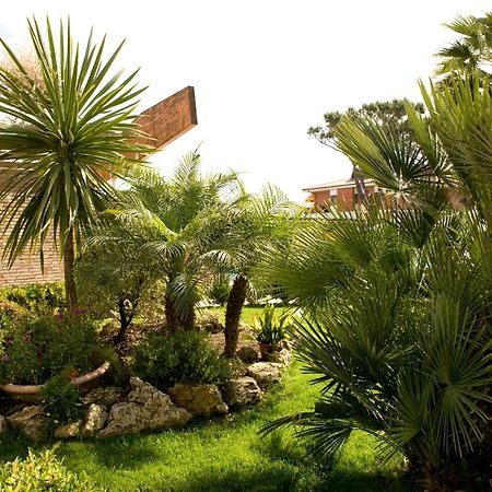 Albergo Mediterraneo Terracina Exterior foto